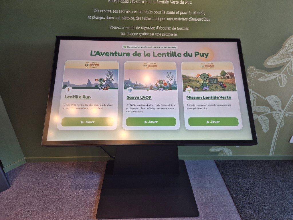 Borne tactile du jeu L'Aventure de la Lentille du Puy au Musée de la Lentille